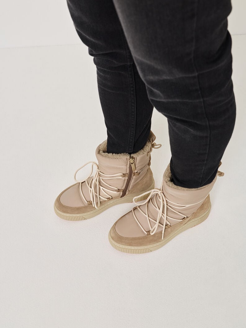 chausson - beige doublure chaude 8-86201-43-400 acheter tamaris bordée de larges bottes en ligne